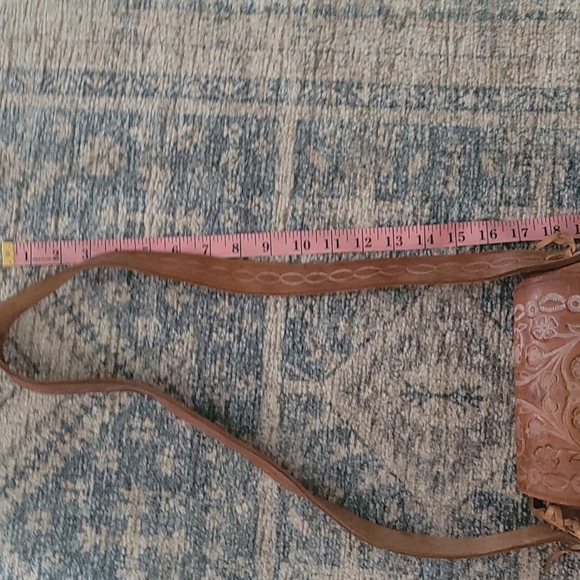 Hand Tooled Vintage Leather Bag - Picture 15 of 16
